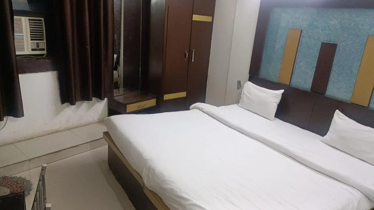 Hotel Blossom Residency By Dolphin 500 Mtr Taj Mahal Agra