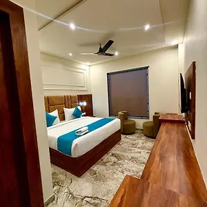 Majestic Heights Hotel